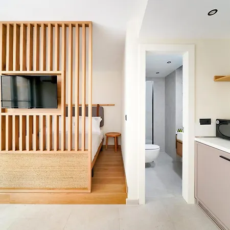 Azzure Luxury Hotel *