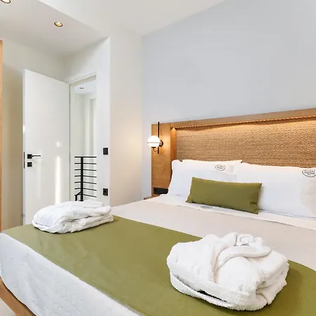 Azzure Luxury Hotel *