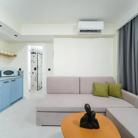 Azzure Luxury Hotel *